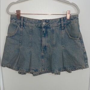Zara Blue Denim Pleated Mini Skirt with Distressed Hem | M